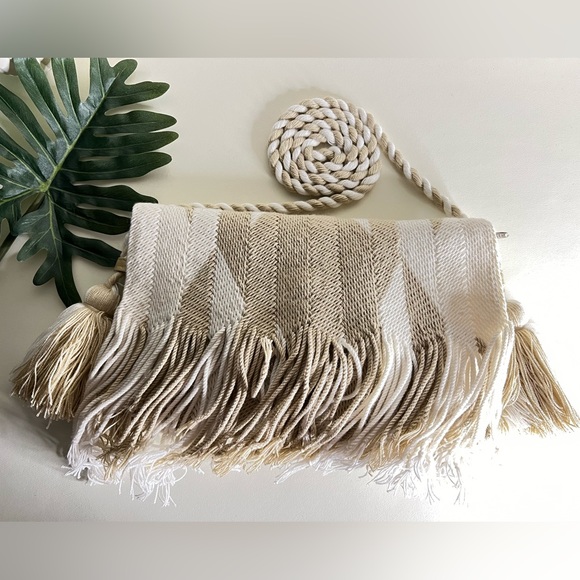 Classic Tan & White Bohemian Handwoven Shoulder Bag - Hippie Chic Fringe Bag - Picture 3 of 14